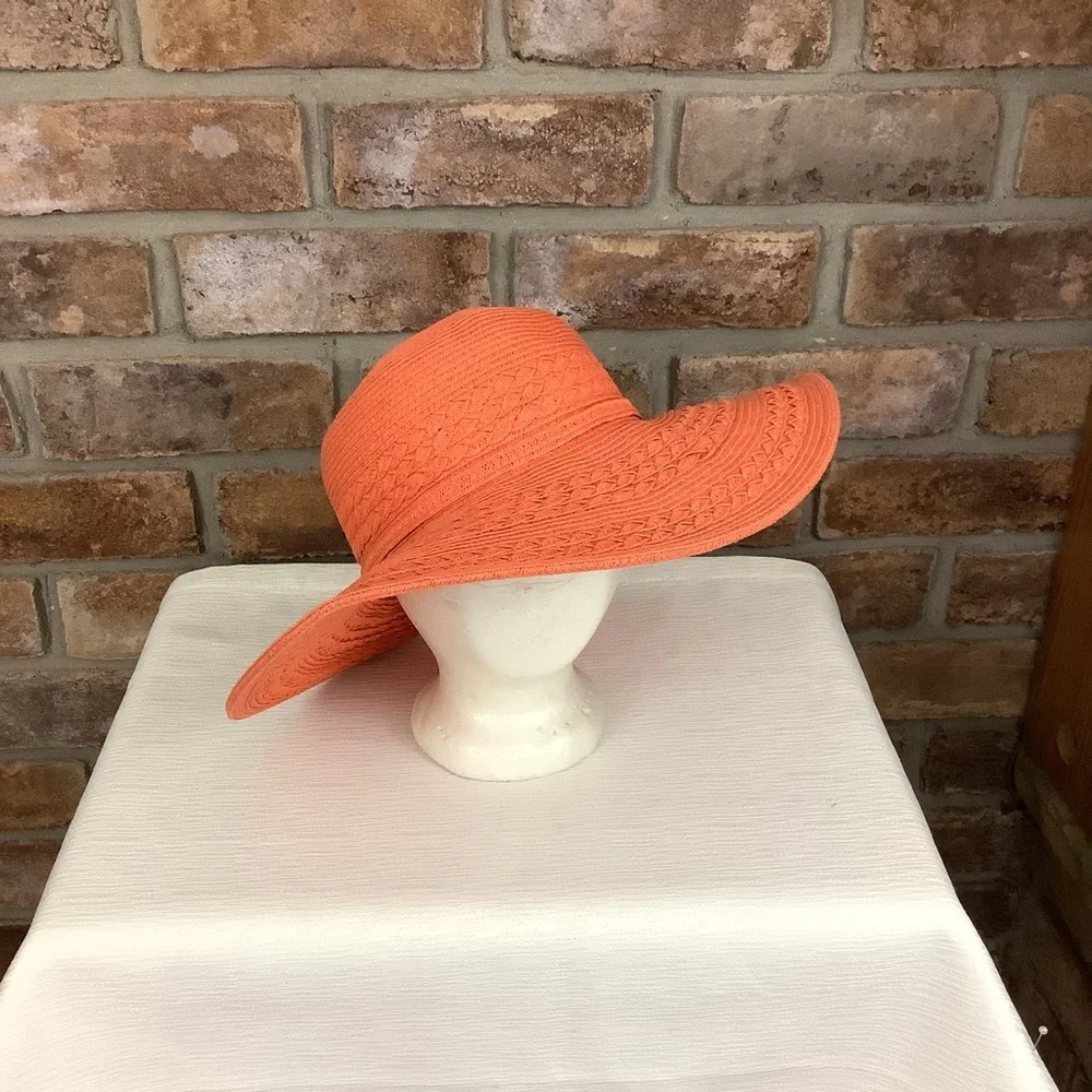 BIJOUX TERNER Floppy Orange Straw Sun Hat